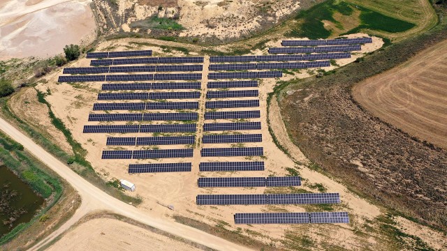 La gallega EiDF promueve un parque fotovoltaico con 2.272 módulos en Llíria