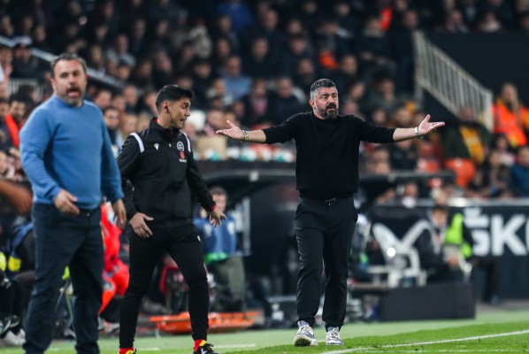El ritmo del Valencia en el mercado desespera a sus técnicos