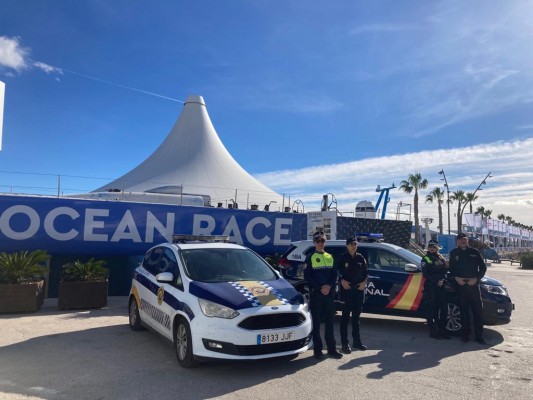 Medio millar de efectivos de Policía Nacional y Local velan por la seguridad de la Ocean Race