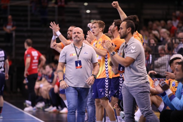 Fernando Latorre no seguirá en el banquillo del Balonmano Benidorm la próxima temporada
