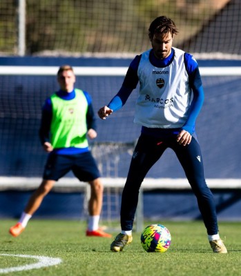 Campaña ya trabaja con el equipo y podría jugar ante el Granada
