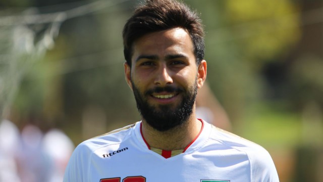 Condenan a 26 años de cárcel al futbolista iraní por participar en las protestas
