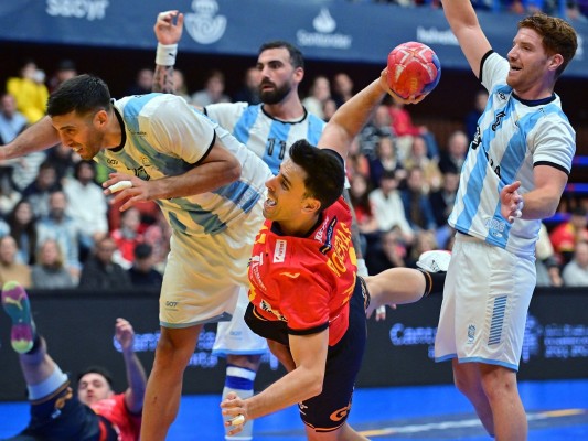 España no da opción a Argentina y se lleva su Torneo Internacional