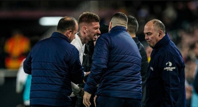 La lesión de Castillejo agudiza la inacción del Valencia en el mercado