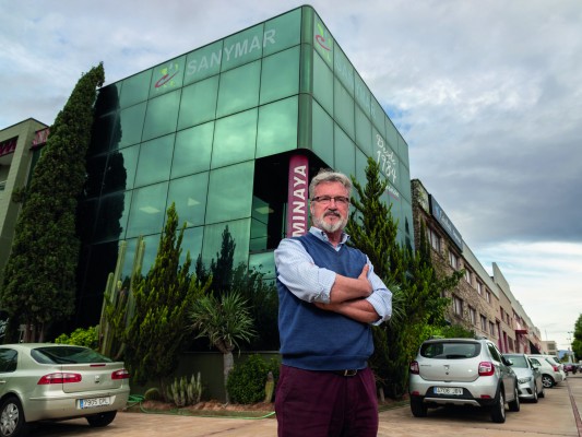 Martín Minaya:
«Hay subidas desmesuradas; hemos reducido los márgenes para mantener el mercado»