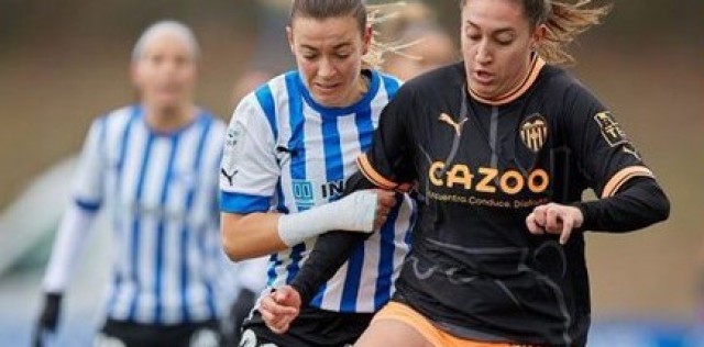 El Alavés remonta y golea a un Valencia que se acerca al descenso