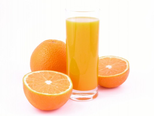 Sólo el 25% de los españoles toma fruta o zumo en el desayuno