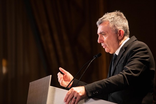 Manuel Vilas gana el Premio Nadal 2023 con la novela 'Nosotros'