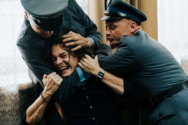Varsovia 83, película polaca del juicio por el asesinato a patadas de un estudiante por la policía
