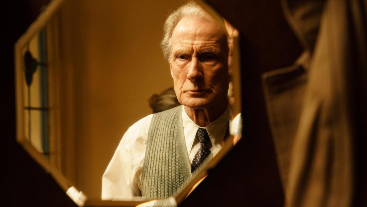 'Living': Ishiguro adapta a Kurosawa manteniendo su esencia humanista
