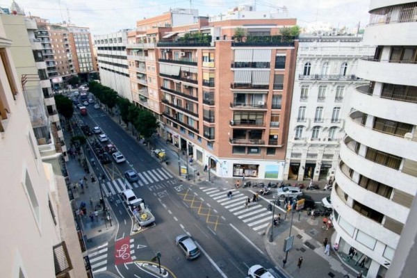 Ribó solo consultó a 19 personas para estudio de movilidad de calle Colón, según el PP