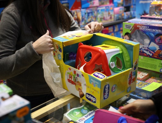El mejor juguete para un niño es el que le permite imaginar o practicar habilidades, no el más caro