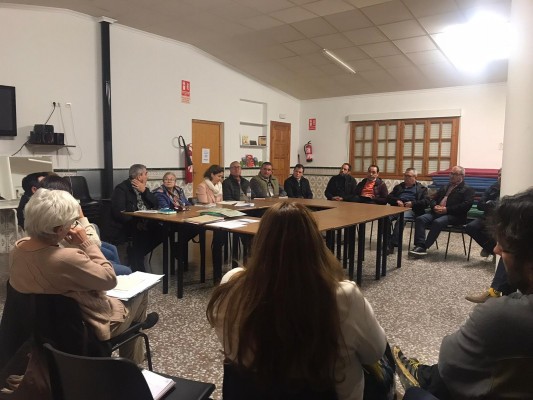 Vecinos de Santa Anna en Elche urgen a Urbanismo regular las solares por proyectos al lado de sus casas