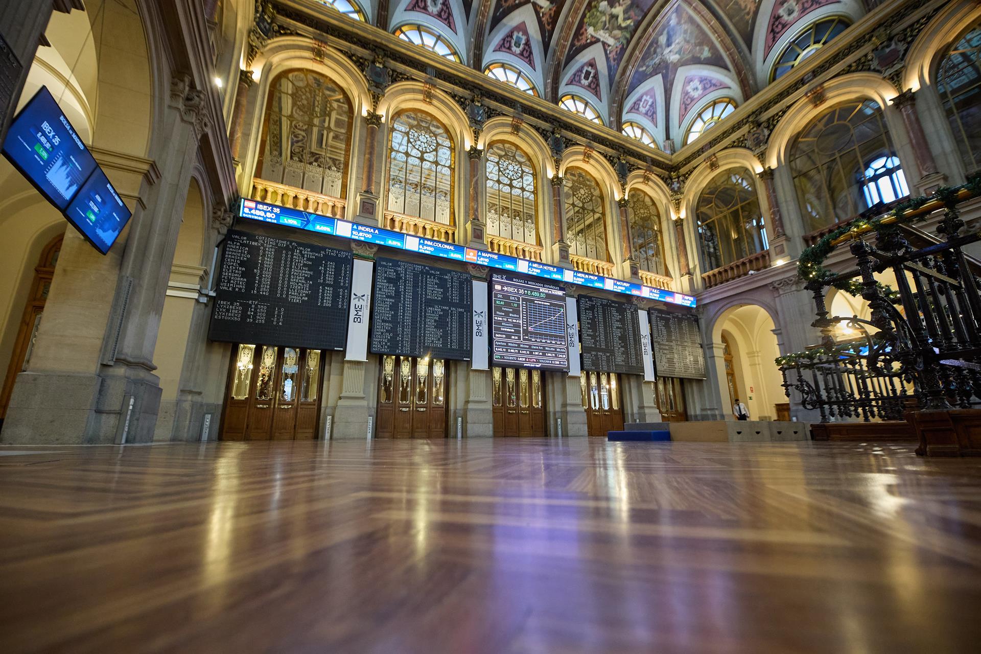 El Ibex cierra el miércoles con un alza del 1,93%, hasta rozar los 8.560 puntos