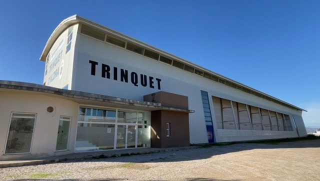 El trinquet municipal de Alzira se adapta a las personas con movilidad reducida
