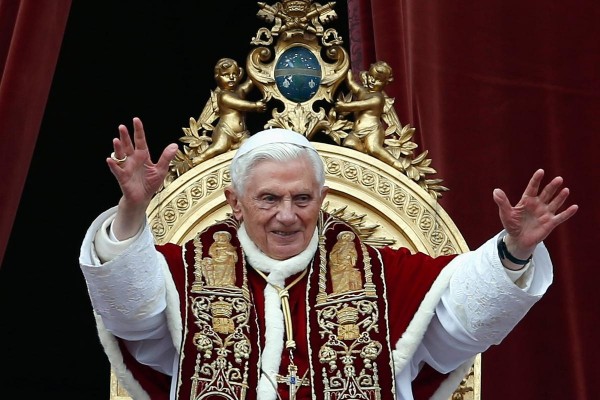 Benedicto XVI: Luces y sombras del Papa más controvertido