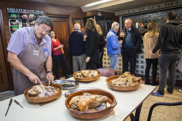 Cuando el pavo tomó el casal fallero: así es un ‘acción de gracias’ a la valenciana