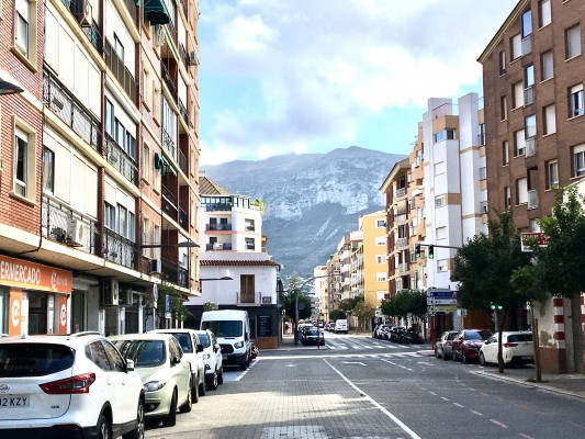 El temor al caos urbanístico en Dénia genera un 'boom' en la construcción con el doble de obras en marcha

