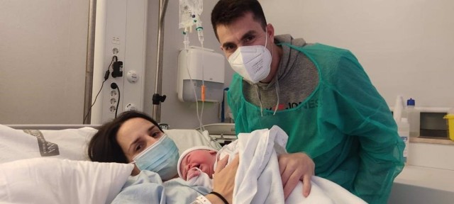 El primer niño de la Comunitat Valenciana en 2023 nace en La Fe de Valencia a las 00.01 horas
