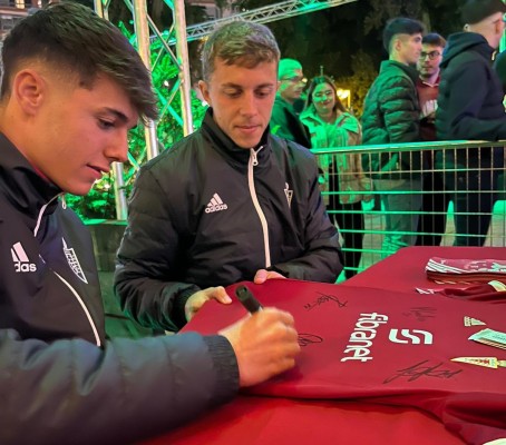 El Murcia invita a los menores de hasta 14 años a su partido ante el Amorebieta 