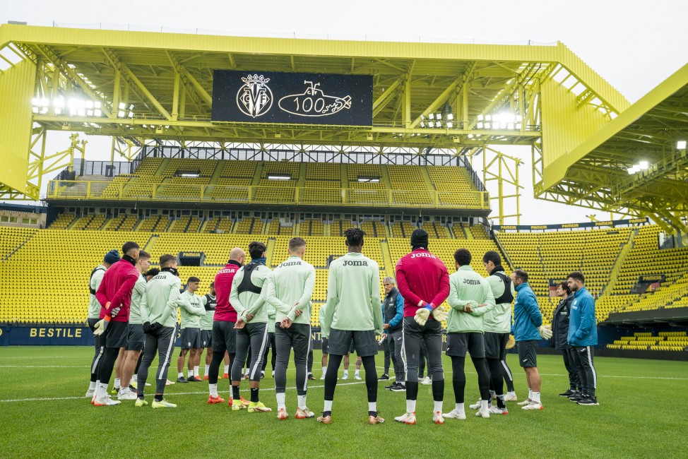 Los futbolistas del Villarreal en el entrenamiento previo al derbi. VILLARREAL CF - 