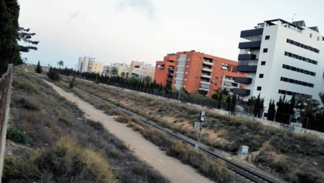 El puente sobre las vías del tren de Altabix en Elche cuesta 3 millones: a la espera del permiso de Adif