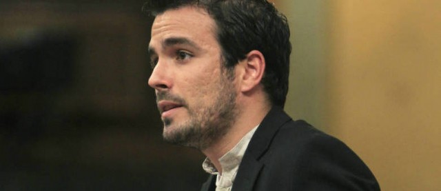 Alberto Garzón y miembros de IU homenajean a Castro: 