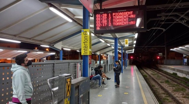 La Generalitat amplía el servicio nocturno de metro en Nochevieja hasta la mañana del 1 de enero