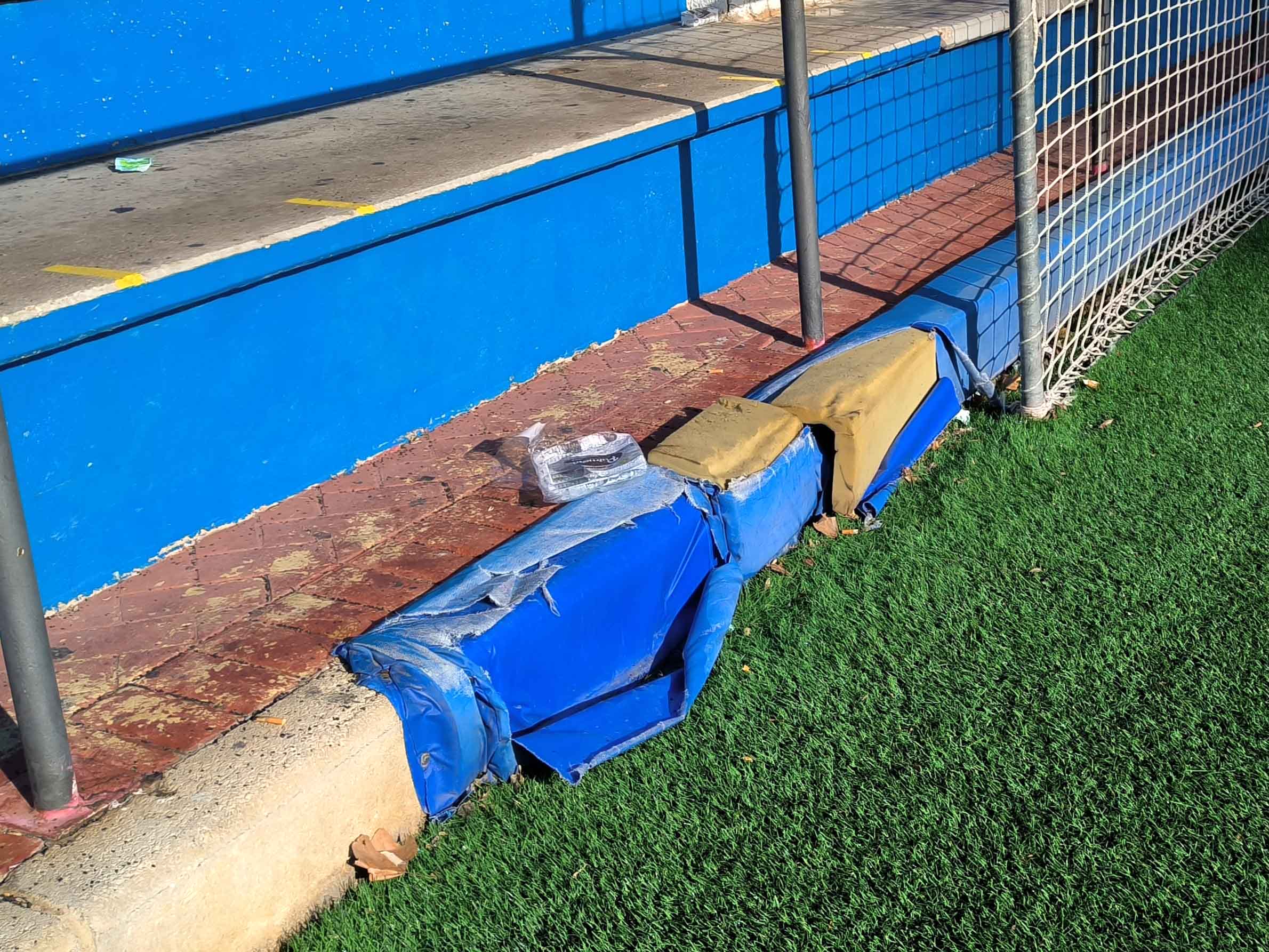 El PSOE de Benidorm reclama mejorar el mantenimiento de los campos de fútbol Antonio López