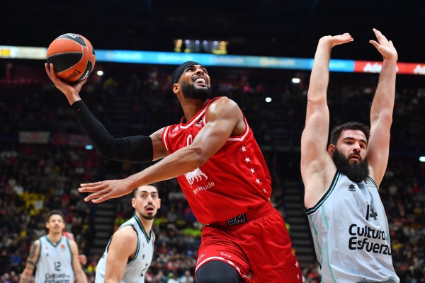 El Valencia Basket cede la iniciativa y no le basta con Dubljevic en Milán 