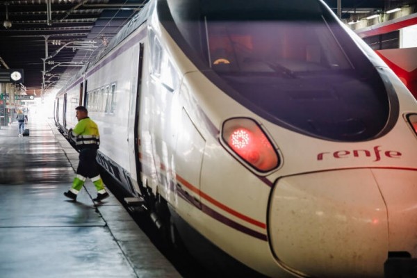 Adif impulsa el nodo logístico de Valencia-Fuente de San Luis con 20 millones de euros