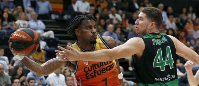 Jones será baja en Milán de nuevo por problemas en la rodilla derecha
