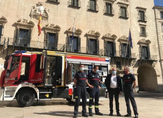 Alicante comprará tres nuevos vehículos por 1,4 millones para renovar la flota de bomberos