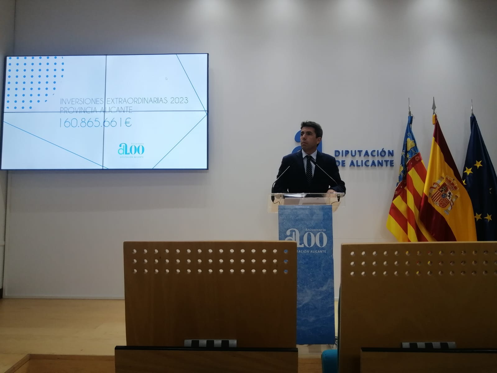 Mazón saca la 'chequera' en la Diputación de Alicante y anuncia 160 millones para ayudas