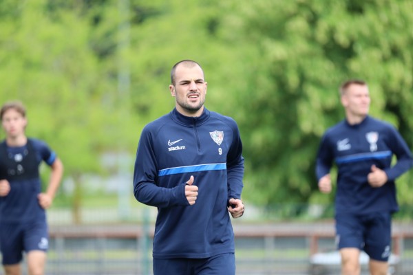 El Hércules persigue la contratación del delantero centro algemesinense de 24 años Joel Rodríguez