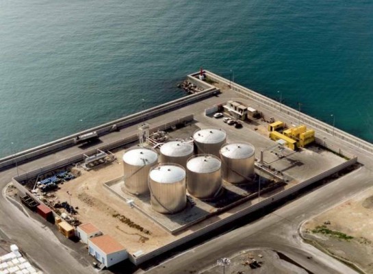 El TSJ admite el recurso ecologista contra la planta de Ferrovial en el puerto y pide el expediente