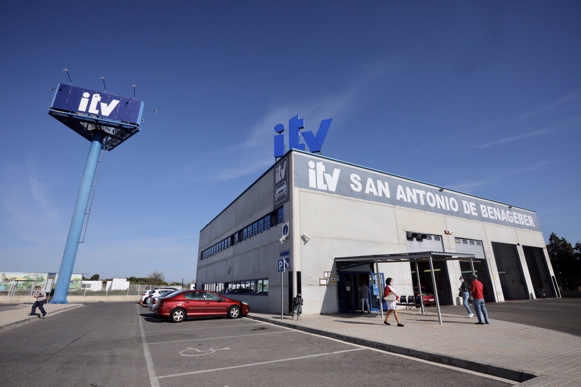 Economía notifica a las concesionarias de la ITV la ampliación del contrato entre 55 y 62 días