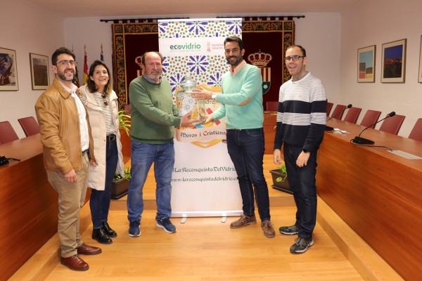 Las comparsas de Moros y Cristianos de Mutxamel reciclan 7.400 kg de vidrio durante las fiestas