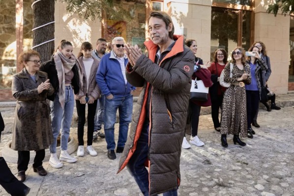 El actor y director Jordi Mollá inaugura una calle con su nombre en Montesa