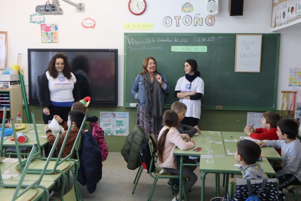 Más de cien niños participan en la Escuela de Navidad de San Pedro del Pinatar