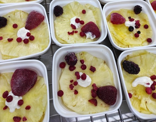 Canapés, lubina, solomillo o pudin de nueces en los hospitales de la Región por Navidad