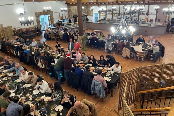 Maincer y Grupo Nexta celebran su comida navideña, este año con iniciativa solidaria