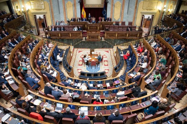 La crisis de la cerámica llega (al fin) a Madrid: El Congreso urge al Gobierno a aprobar las ayudas