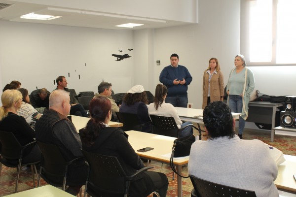 Formación profesional en Nules: 30 personas obtienen títulos en jardinería, obra y carpintería 