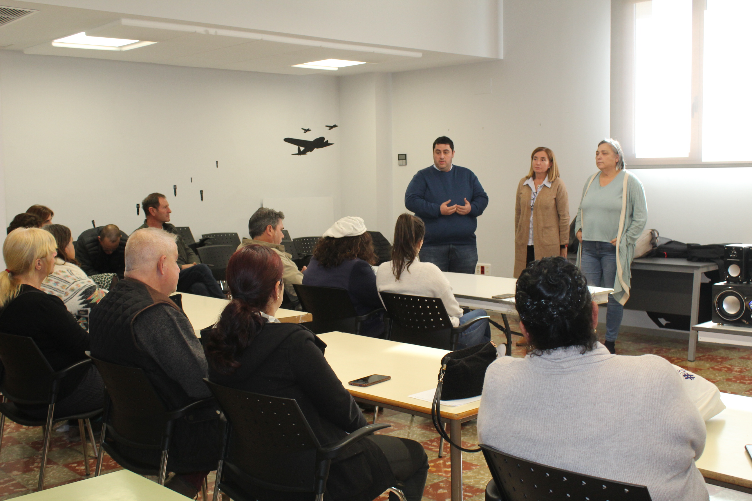 Formación profesional en Nules: 30 personas obtienen títulos en jardinería, obra y carpintería 