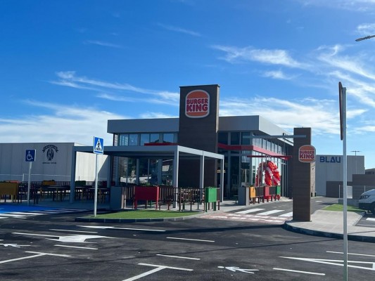 Burger King y Popeyes aumentan su presencia en la Comunitat con dos nuevas aperturas en Novelda
