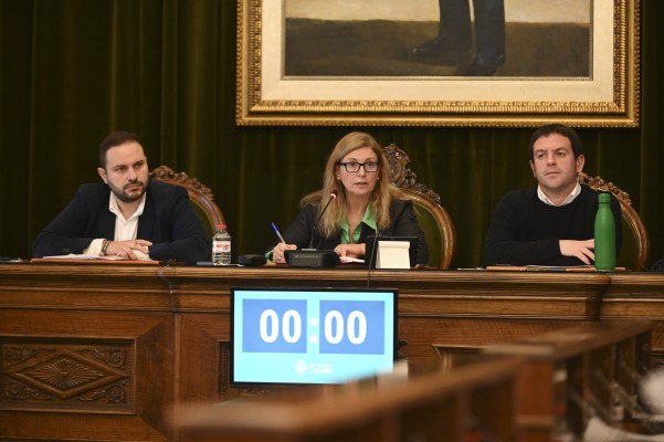 La pesca y las Gaiatas elevan el tono del pleno en Castelló: 