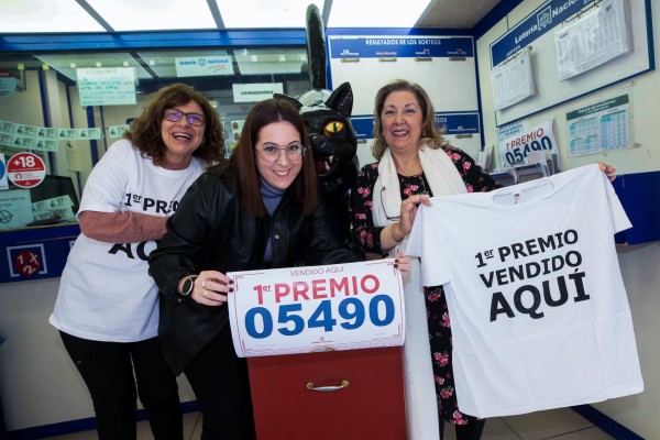 El Gordo deja una lluvia de tres millones de euros en Murcia, Los Alcázares y San Pedro
