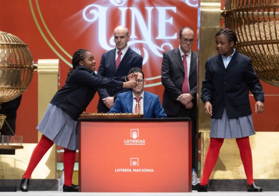El 5.490, el 'Gordo' del Sorteo de Navidad 2022, llega a Murcia, San Pedro y Los Alcázares