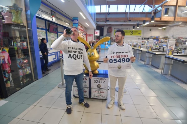 El 5.490, el 'Gordo' del Sorteo de Navidad 2022, visita Torrevieja y Xàbia